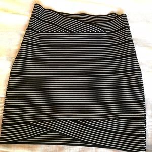 BCBG Maxazria bandage skit size S